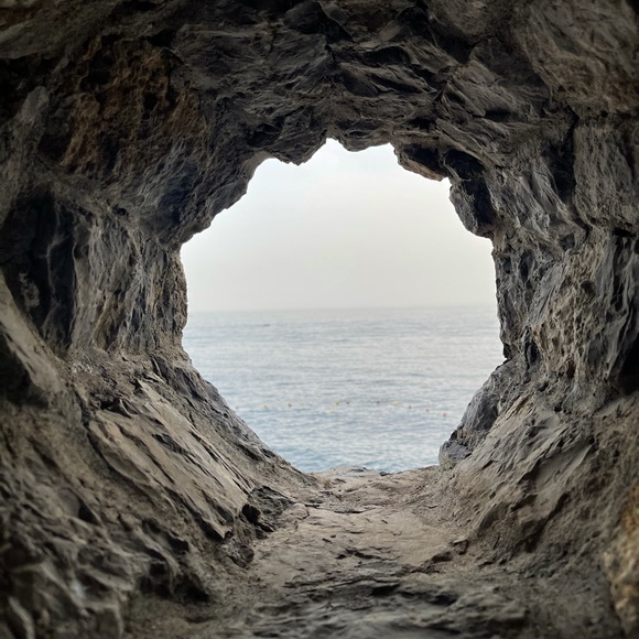 Meet your Posher, Perfect Kini - Picture 7 of 16